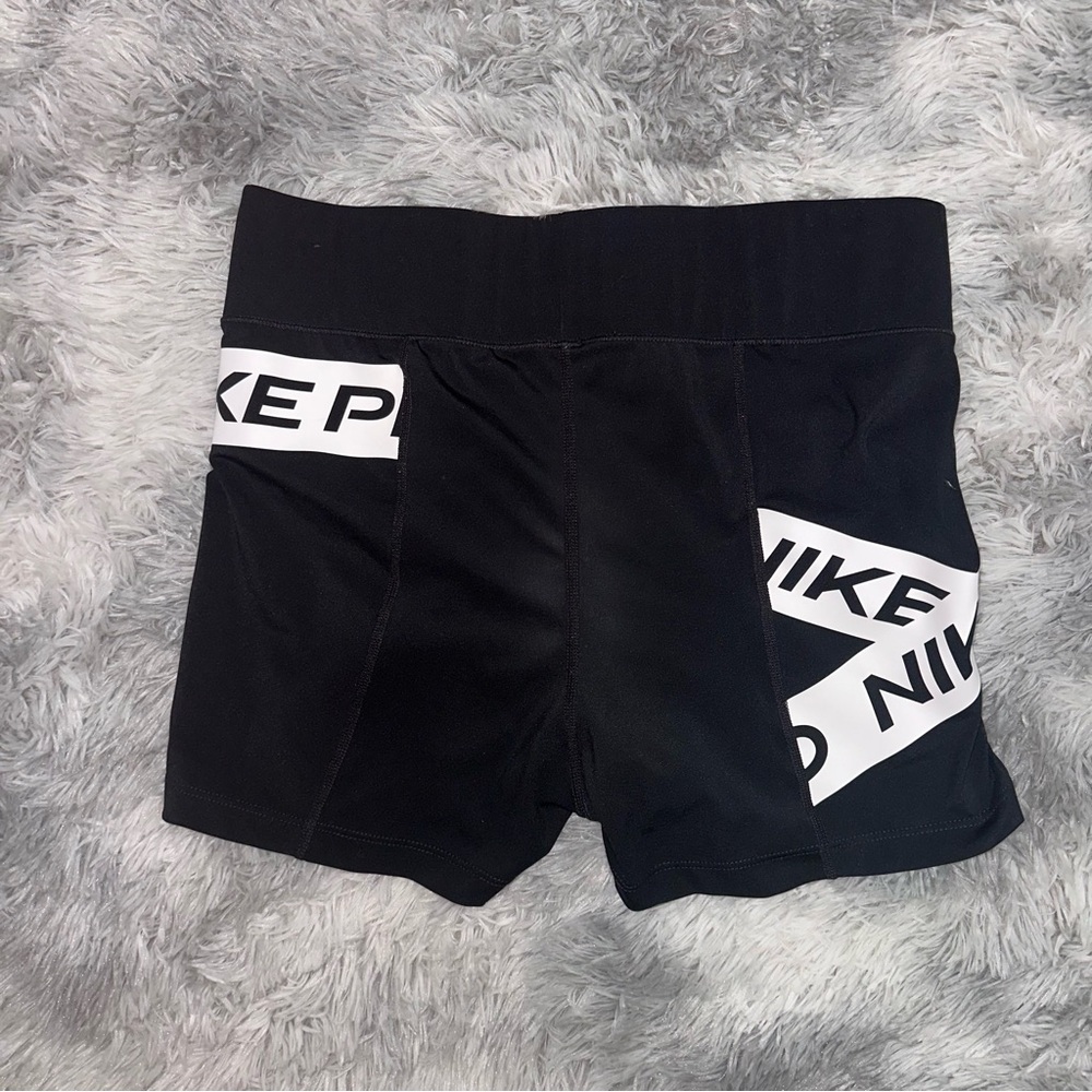 Nike's Pro bike shorts - Picture 3 of 5